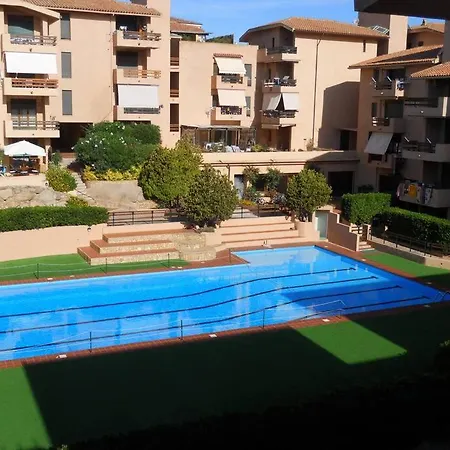 Con Piscina E Aria Condizionata *